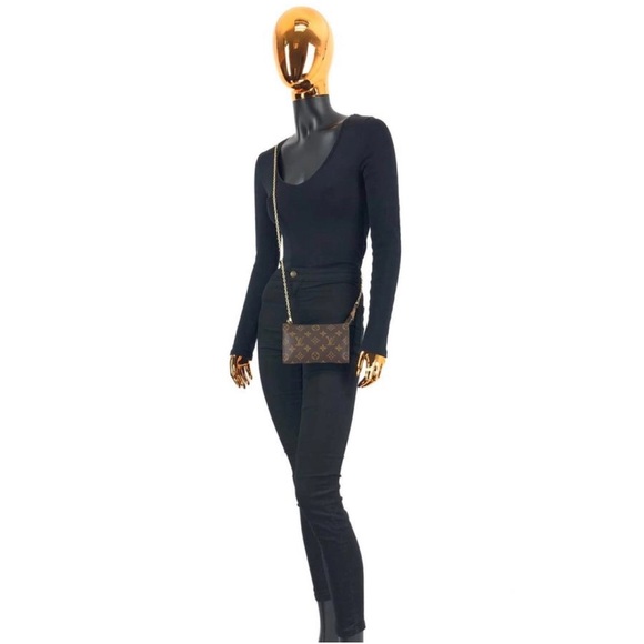 LOUIS VUITTON Pochette Women's Brown LV
Monogram Canvas Purse Pouch Crossbody - Picture 3 of 14